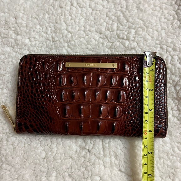 Brahmin wallet- LIKE NEW! - Picture 7 of 9